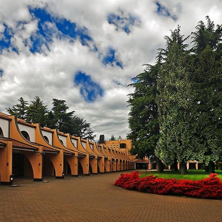 Hotel Pineta Busto Arsizio Kültér fotó