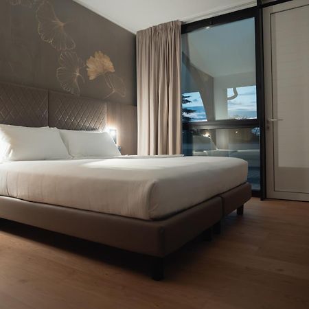 Hotel Pineta Busto Arsizio Kültér fotó