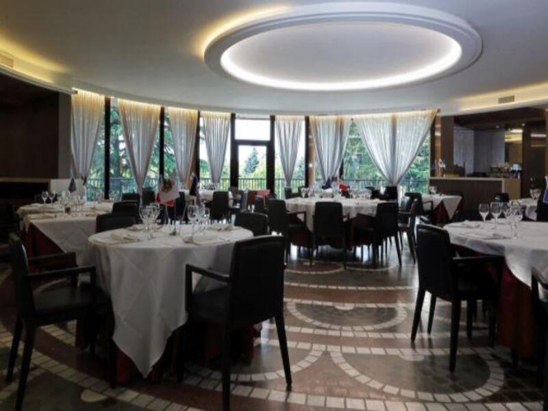 Hotel Pineta Busto Arsizio Kültér fotó
