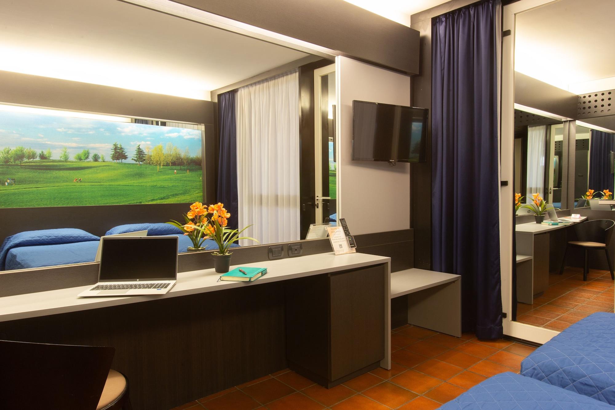Hotel Pineta Busto Arsizio Kültér fotó
