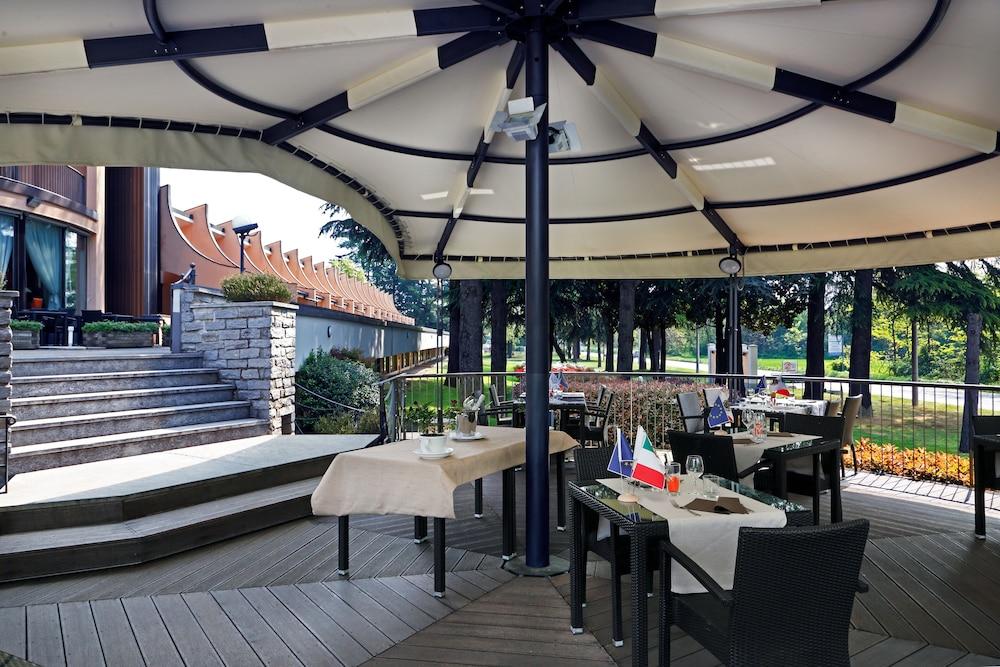 Hotel Pineta Busto Arsizio Kültér fotó
