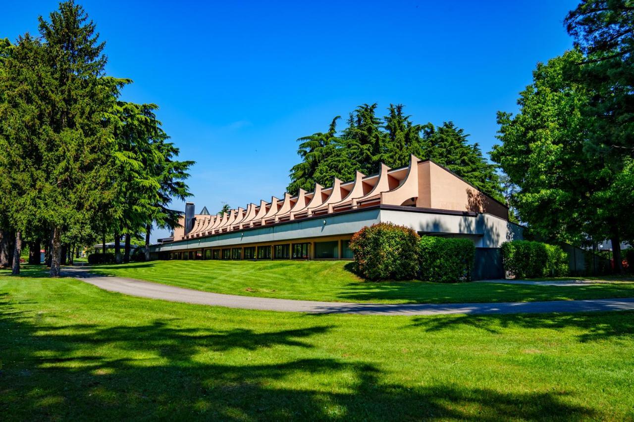 Hotel Pineta Busto Arsizio Kültér fotó