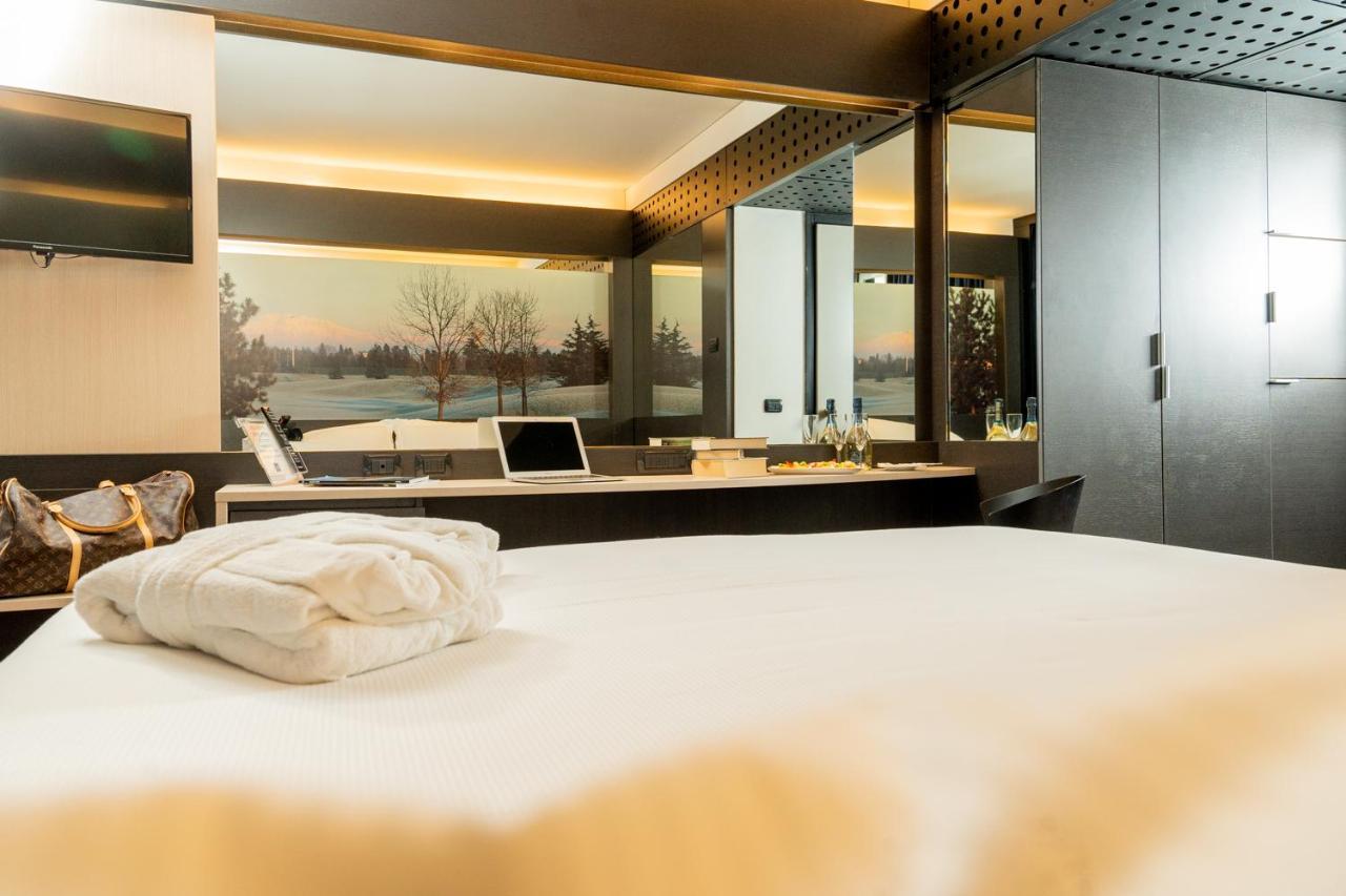 Hotel Pineta Busto Arsizio Kültér fotó