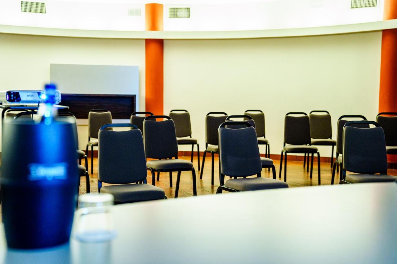Hotel Pineta Busto Arsizio Kültér fotó