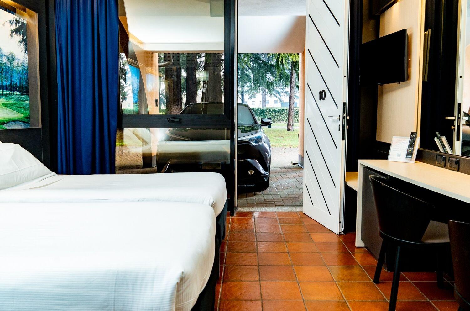Hotel Pineta Busto Arsizio Kültér fotó