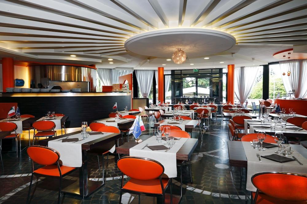 Hotel Pineta Busto Arsizio Kültér fotó