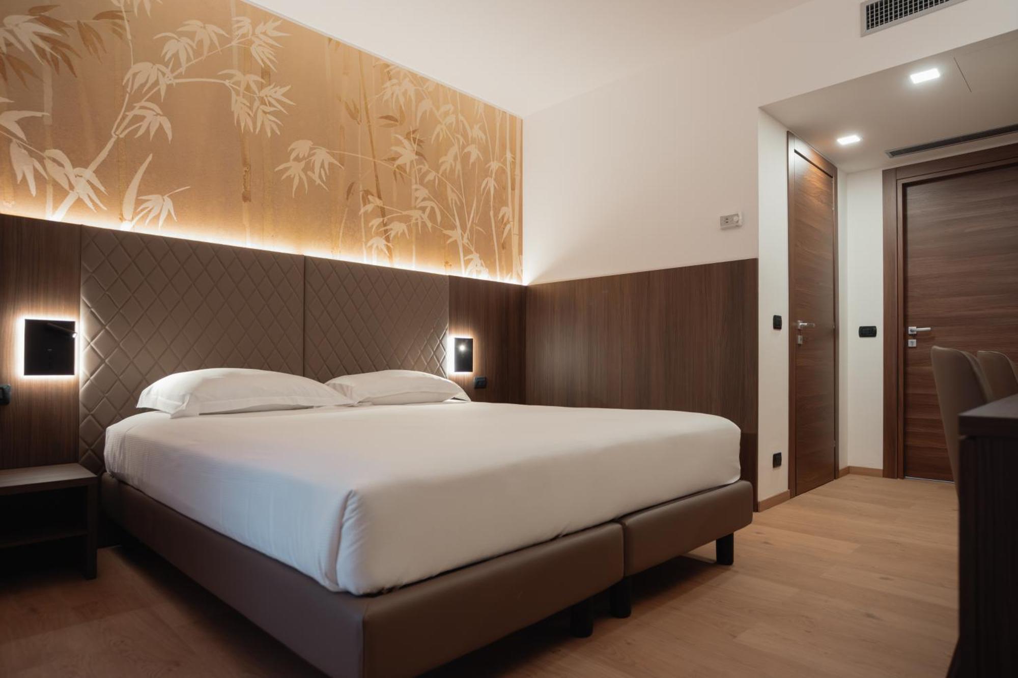 Hotel Pineta Busto Arsizio Kültér fotó