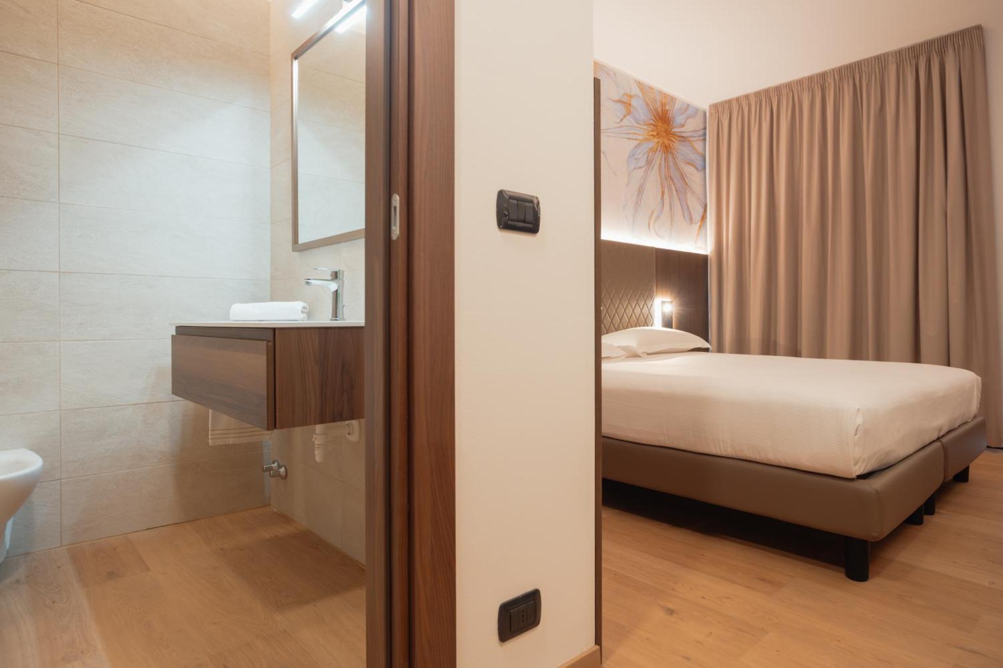 Hotel Pineta Busto Arsizio Kültér fotó